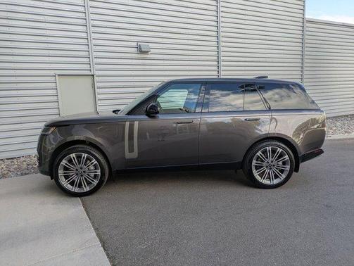 2025 Land Rover Range Rover P530 SE