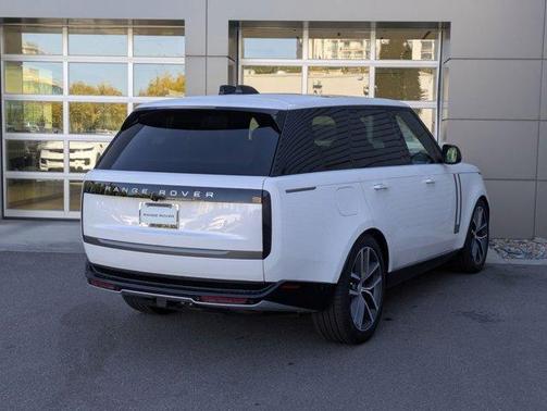 2025 Land Rover Range Rover P400 SE
