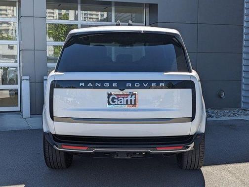 2025 Land Rover Range Rover P400 SE
