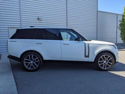 2025 Land Rover Range Rover P400 SE