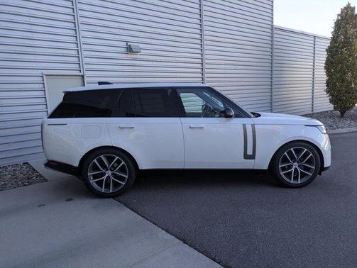 2025 Land Rover Range Rover P400 SE