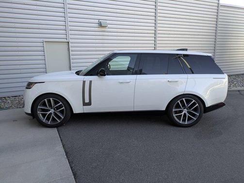 2025 Land Rover Range Rover P400 SE
