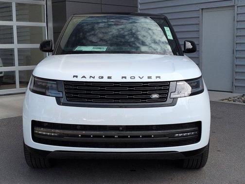 2025 Land Rover Range Rover P400 SE