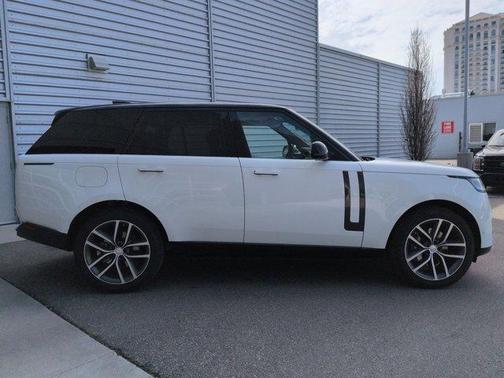 2025 Land Rover Range Rover P400 SE