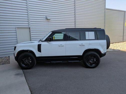 2025 Land Rover Defender P400 X-Dynamic SE
