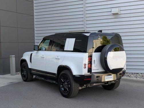 2025 Land Rover Defender P400 X-Dynamic SE