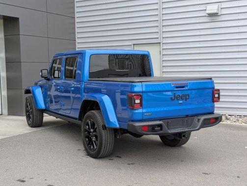 2023 Jeep Gladiator Overland