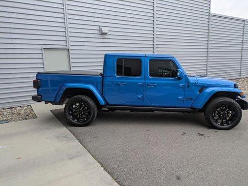 2023 Jeep Gladiator Overland