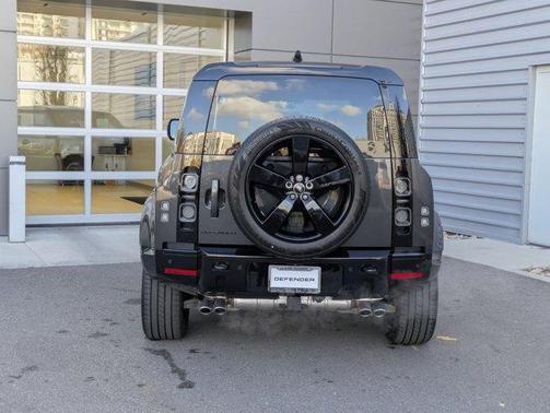 2025 Land Rover Defender P525 V8