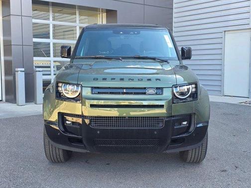 2026 Land Rover Defender 110 X-Dynamic SE