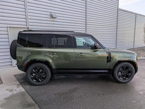 2026 Land Rover Defender 110 X-Dynamic SE