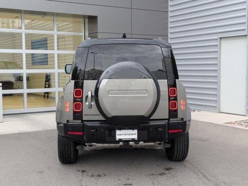 2025 Land Rover Defender P400 X-Dynamic SE