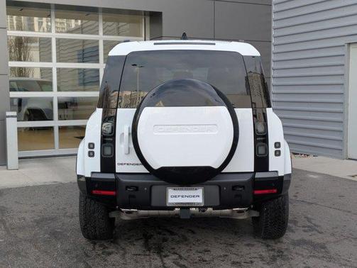 2026 Land Rover Defender 110 X-Dynamic SE