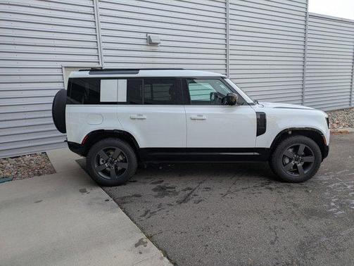 2026 Land Rover Defender 110 X-Dynamic SE