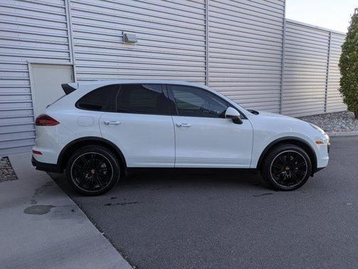 2016 Porsche Cayenne S