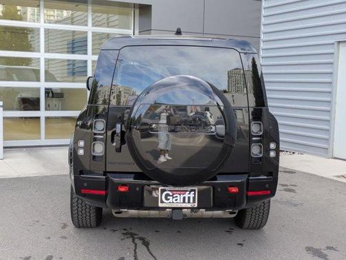 2024 Land Rover Defender 130 P400 X