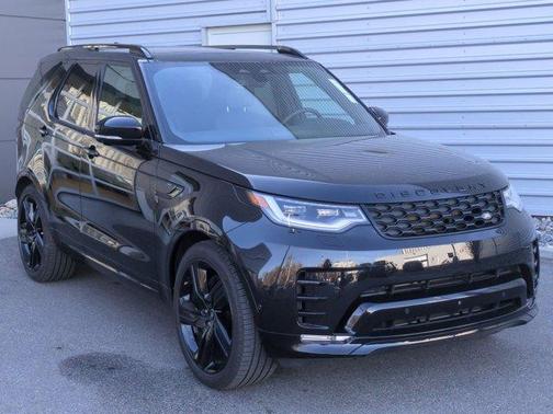 Santorini Black 2025 Land Rover Discovery P360 Dynamic SE