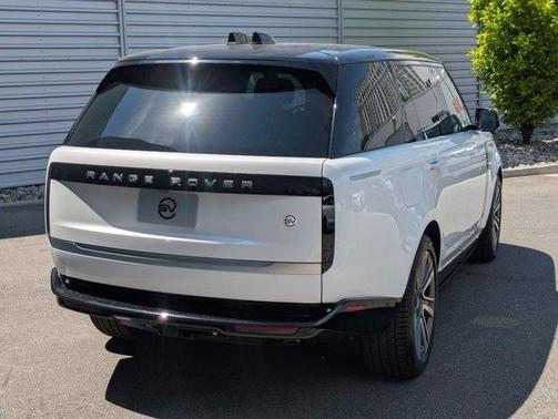 Ostuni Pearl White 2025 Land Rover Range Rover P615 SV