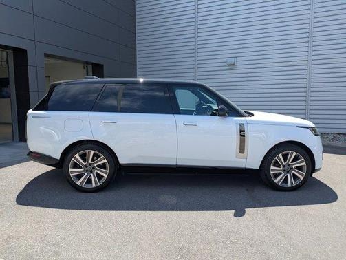 Ostuni Pearl White 2025 Land Rover Range Rover P615 SV