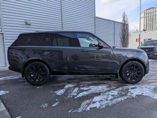 2026 Land Rover Range Rover P530 SE 7 Seat