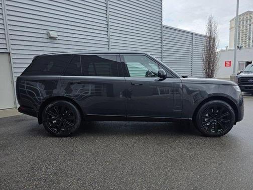 2026 Land Rover Range Rover P530 SE 7 Seat