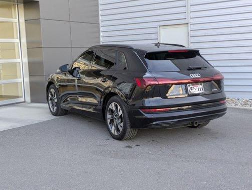 2021 Audi e-tron Premium
