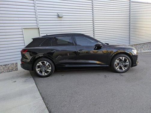 2021 Audi e-tron Premium