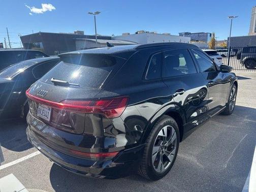 2021 Audi e-tron Premium