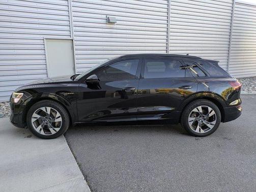2021 Audi e-tron Premium