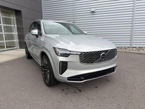 Silver 2025 Volvo XC90 B6 Plus 7-Seater