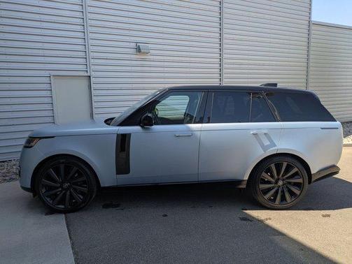 2023 Land Rover Range Rover SV