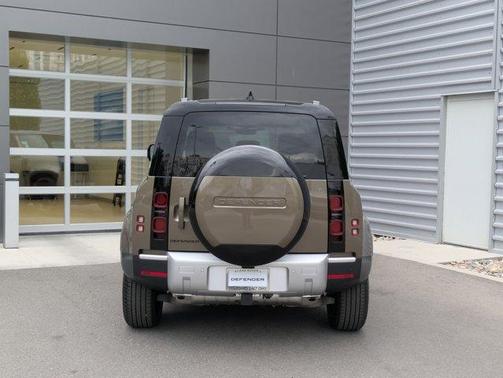 2025 Land Rover Defender P300