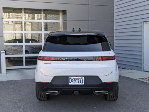 2025 Land Rover Range Rover Sport P360 SE