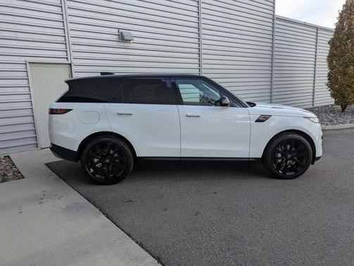 2025 Land Rover Range Rover Sport P360 SE