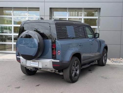 2025 Land Rover Defender P300