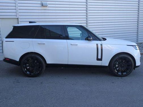 2026 Land Rover Range Rover P530 SE