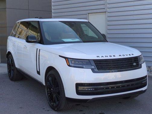 2026 Land Rover Range Rover P530 SE