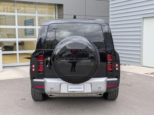 2025 Land Rover Defender P300 S