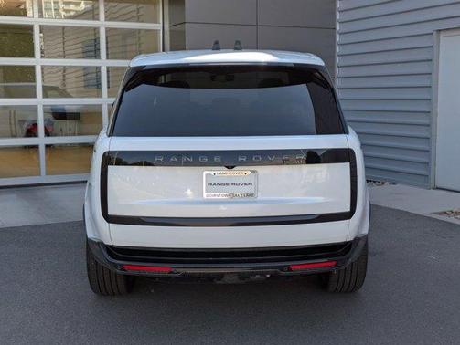 2025 Land Rover Range Rover P400 SE