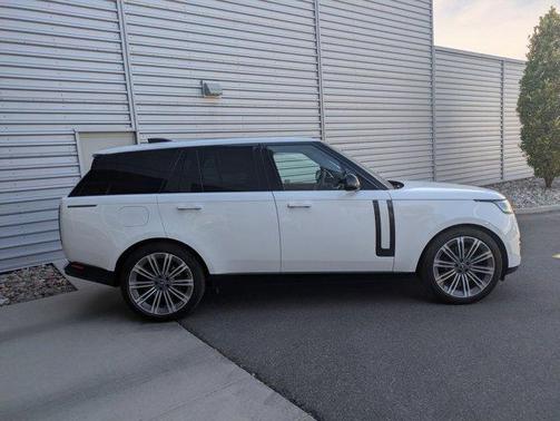 2025 Land Rover Range Rover P400 SE