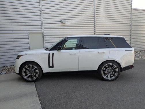 2025 Land Rover Range Rover P400 SE