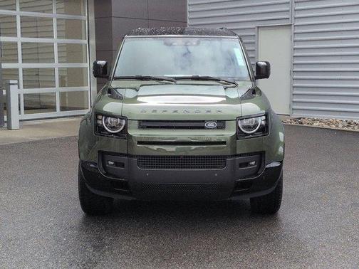 2026 Land Rover Defender P400 X-Dynamic SE