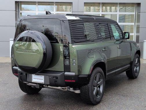 2026 Land Rover Defender P400 X-Dynamic SE