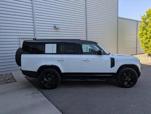 2025 Land Rover Defender P400 X-Dynamic SE