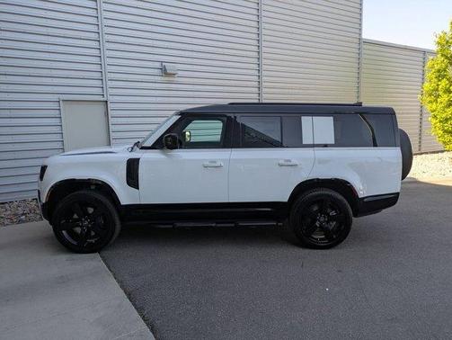 2025 Land Rover Defender P400 X-Dynamic SE