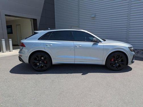 Satellite Silver Metallic 2024 Audi RS Q8 4.0T quattro