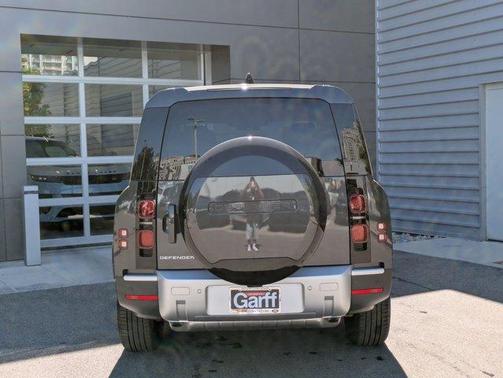 2025 Land Rover Defender P400 S