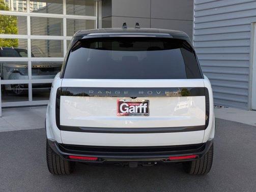 2025 Land Rover Range Rover P400 SE 7 Seat
