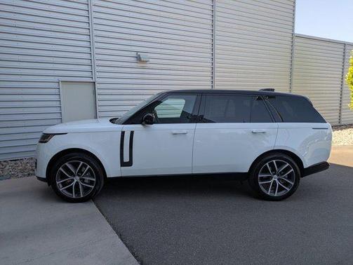 2025 Land Rover Range Rover P400 SE 7 Seat