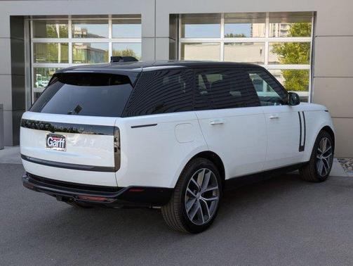 2025 Land Rover Range Rover P400 SE 7 Seat